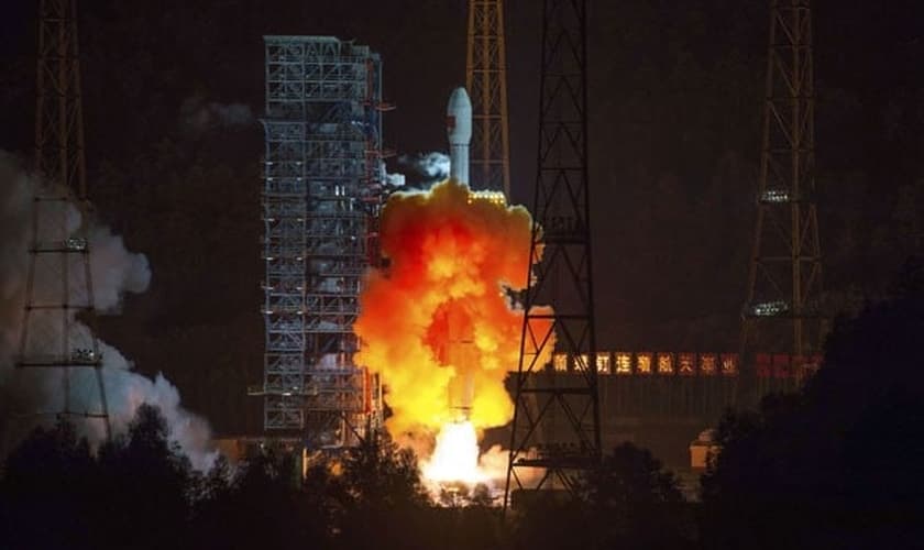 Sonda espacial chinesa é lançada nesta sexta-feira (24) em Sichuan. Equipamento fará missão à Lua