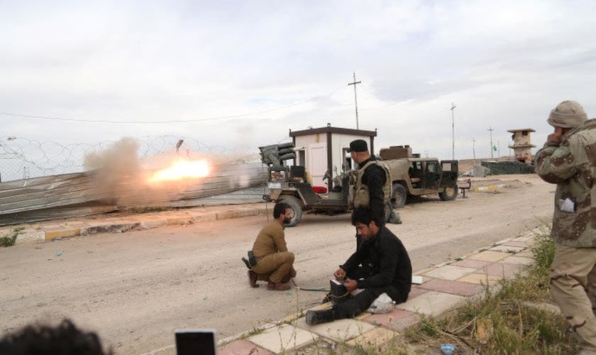 Milícia iraquiana ataca o Estado Islâmico em Tikrit