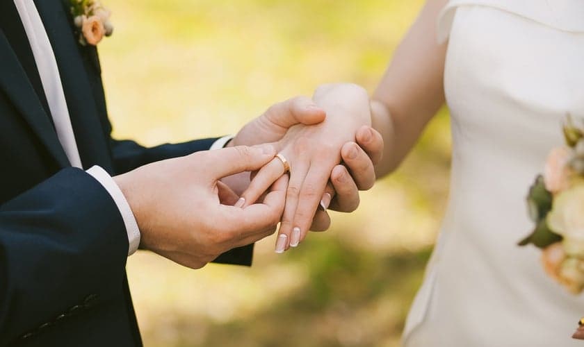 O o estudo constatou que é cada vez mais crescente o número de mulheres que tiveram 10 ou mais parceiros sexuais antes do casamento.