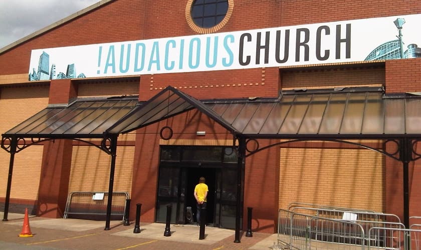 Fachada da "Audacious Church", em Manchester. (Foto: Audacious Church)