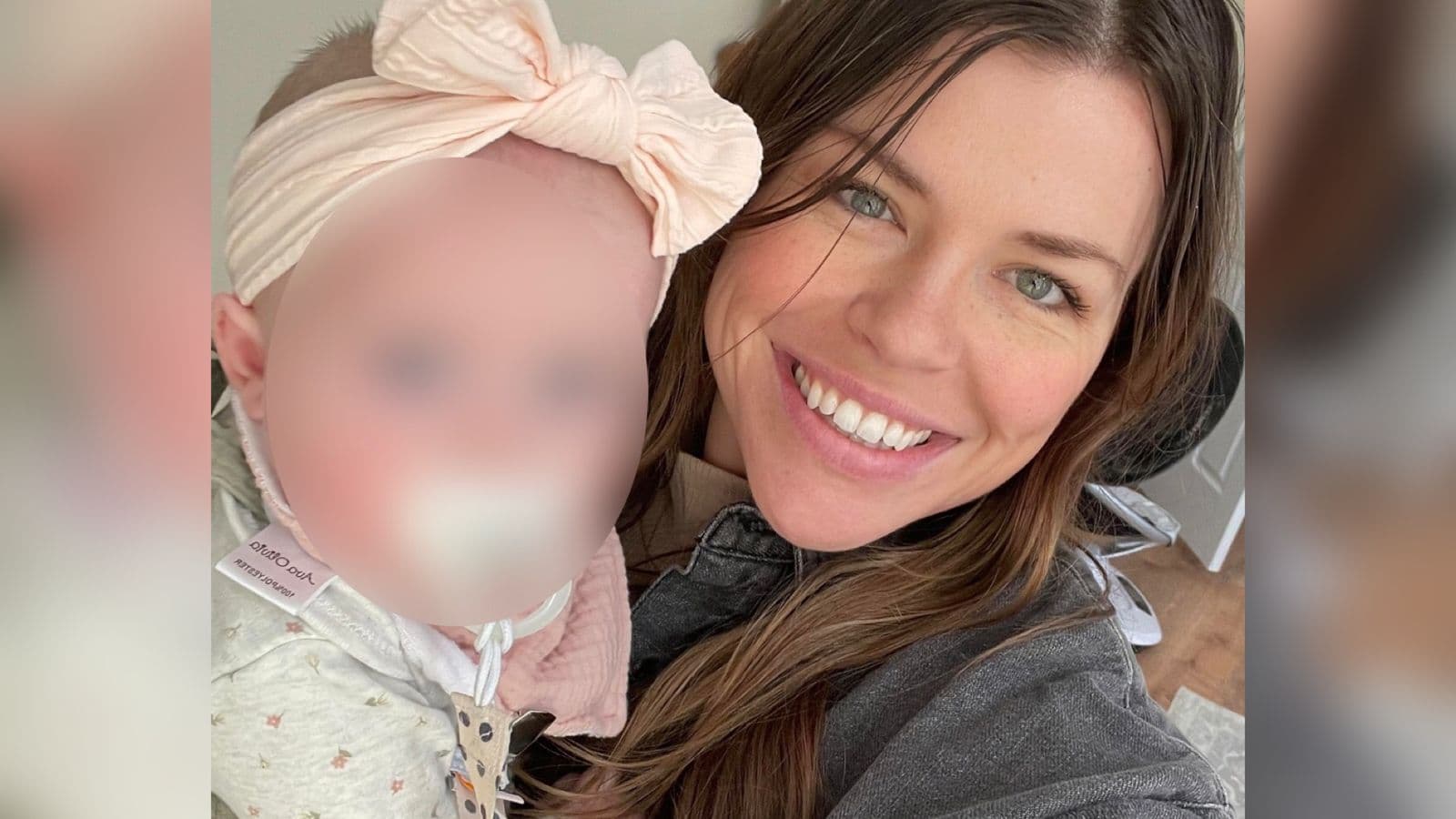 Tasha Kann e sua filha Gracey. (Foto: Facebook/Tasha Kann)