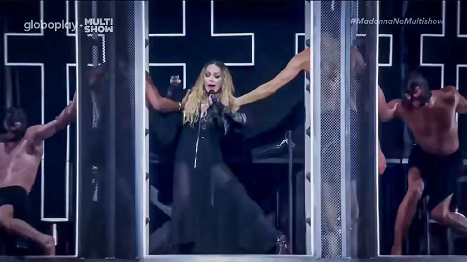 Madonna em seu show na Praia de Copacabana, Rio. (Captura de tela/YouTube/Música Multishow)