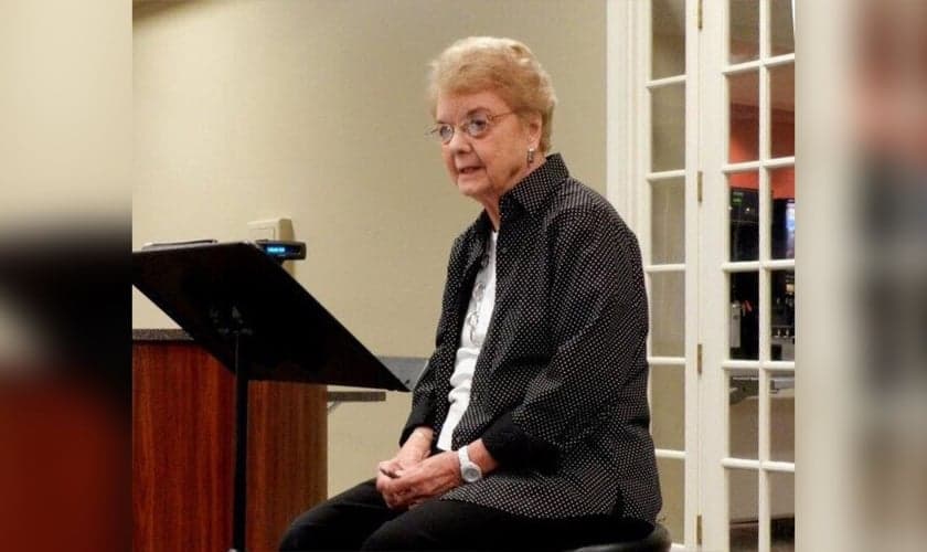 Mary Gellerstedt em sua igreja nos EUA. (Foto: Reprodução/Baptist Press)