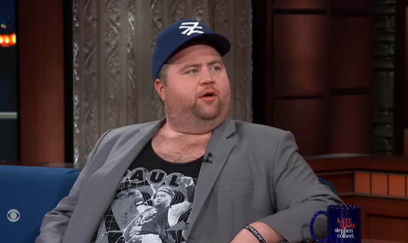 Paul Walter Hauser. (Foto: Reprodução/YouTube/The Late Show with Stephen Colbert)
