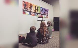 Crianças na igreja. (Foto: Reprodução/Instagram/The River Kids Church)