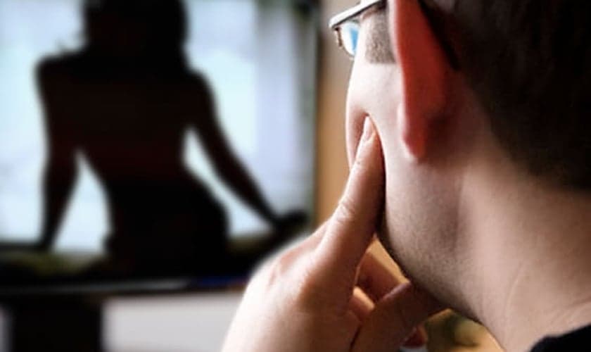 Uma pesquisa recente a pesquisa recente mostrou que pornografia diminui a auto-estima, leva a conceitos distorcidos sobre a sexualidade e relacionamentos.