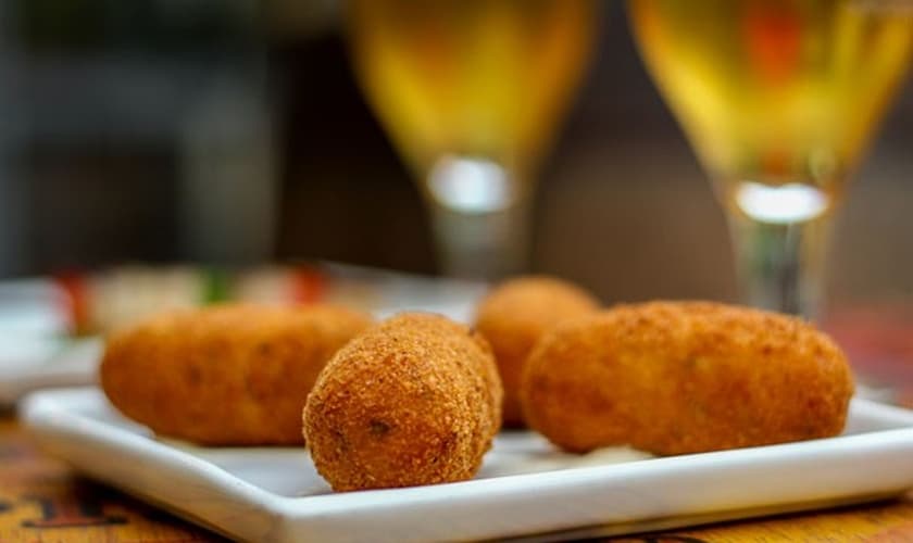 croquete de camarão