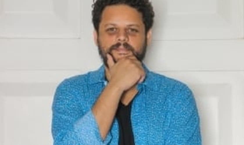 Marcos Almeida fala mais sobre o projeto "Nossa Brasilidade"; assista