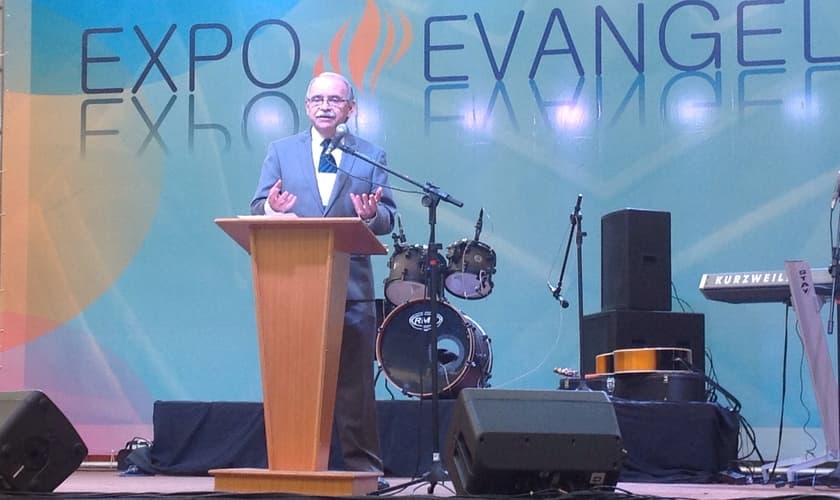 "Um líder precisa ser formado com estudo e leitura", diz Dr. Ednilton Soárez