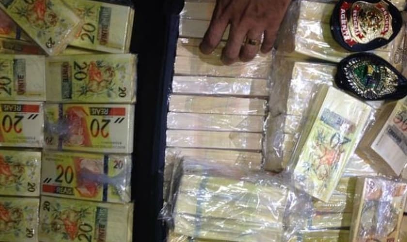 Notas estavam em uma mala em meio a carga de soja