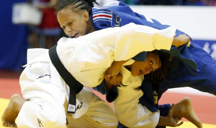Sarah questiona marcação da arbitragem: após três bronzes, campeã olímpica fica fora do pódio no Mundial