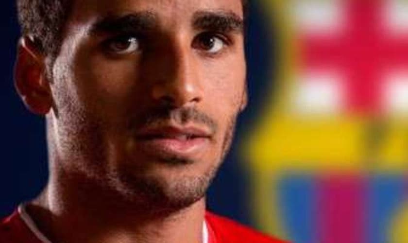 Em xeque, Douglas promete: "não decepcionarei no Barça"