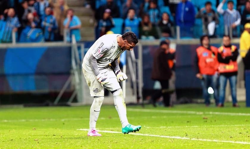 Aranha sofreu xingamentos racistas e se descontrolou em campo