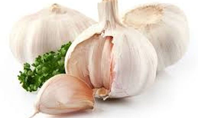 Alho pode ajudar a emagrecer e diminuir TPM