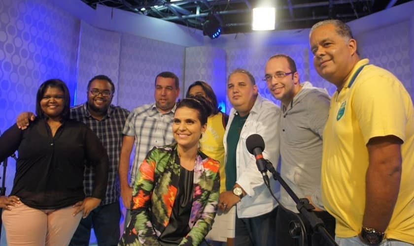 Aline Barros regrava canções em novo projeto acústico