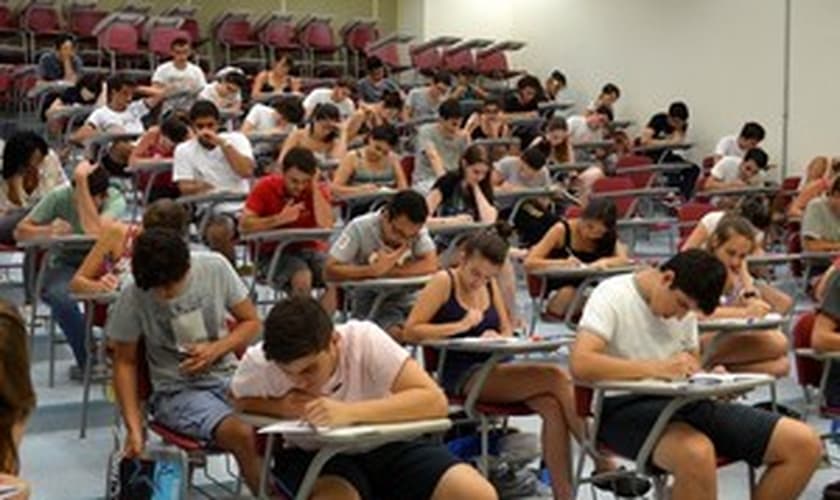 Candidatos realizam prova do vestibular 2014 da Unicamp