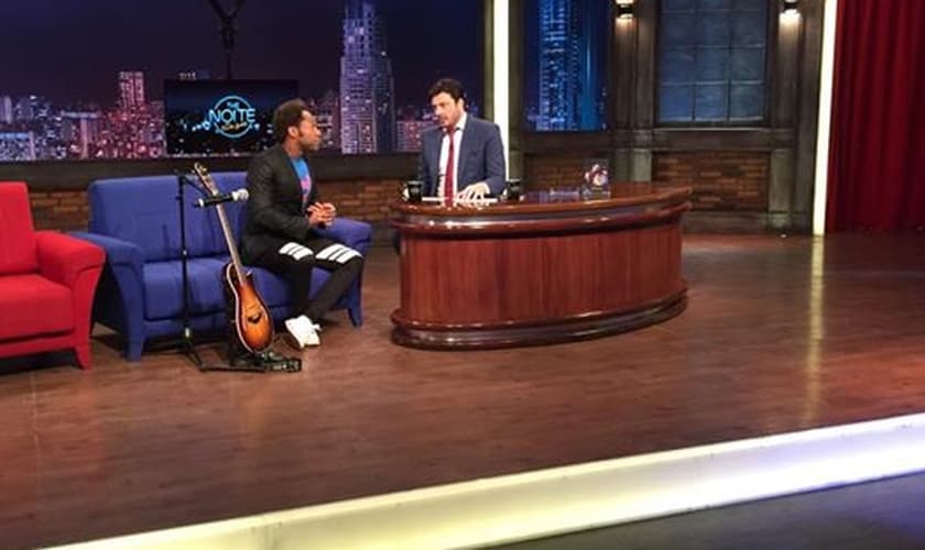 Thalles Roberto grava participação no programa "The Noite", com Danilo Gentili