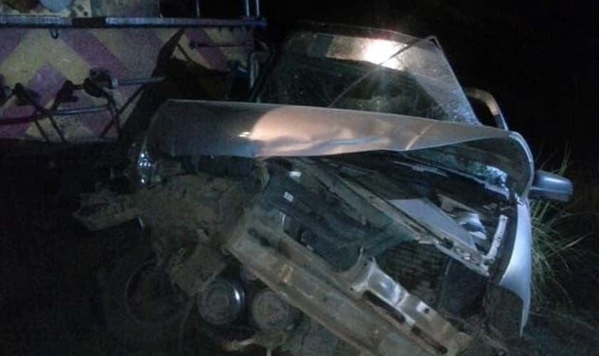 A empresa Ferrovia Centro-Atlântica informou que o maquinista acionou os freios, mas não houve tempo hábil para concluir a frenagem