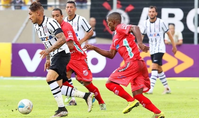 Guerrero autor dos Dois gols do Timão
