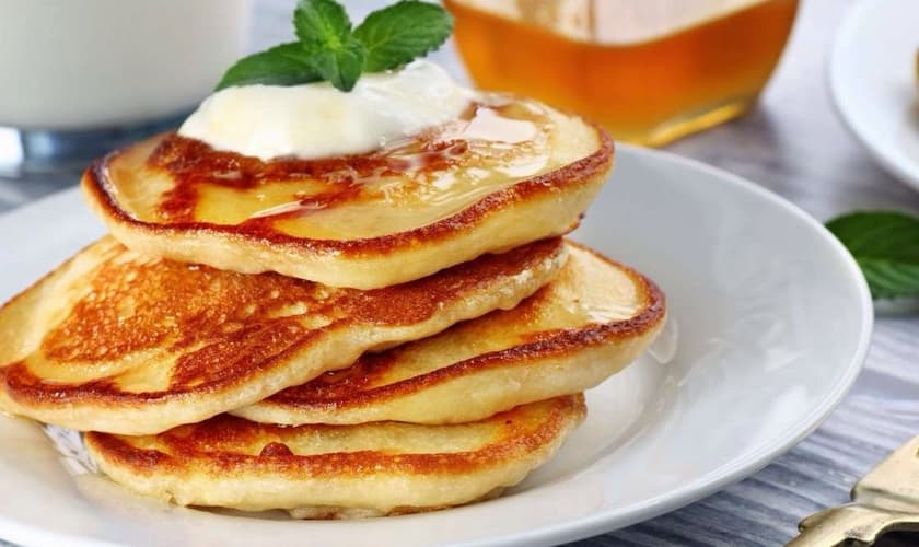 Panqueca de banana com leite condensado