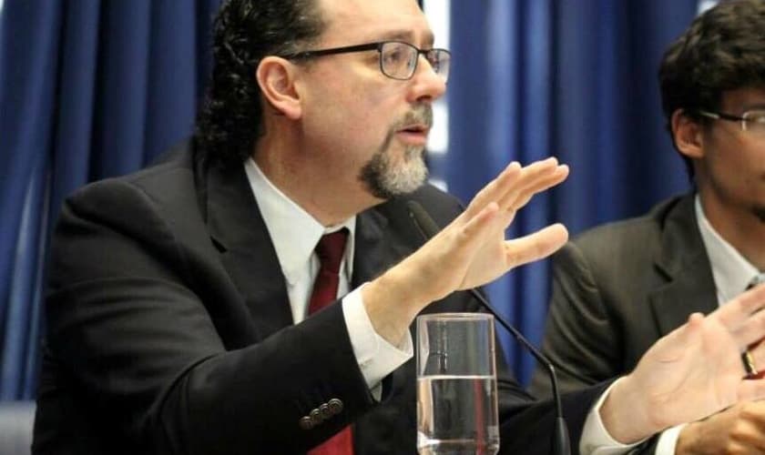 Carlos Bezerra é deputado estadual (PSDB-SP) e autor e uma das grandes vozes atualmente, na luta contra o trabalho escravo no Brasil.