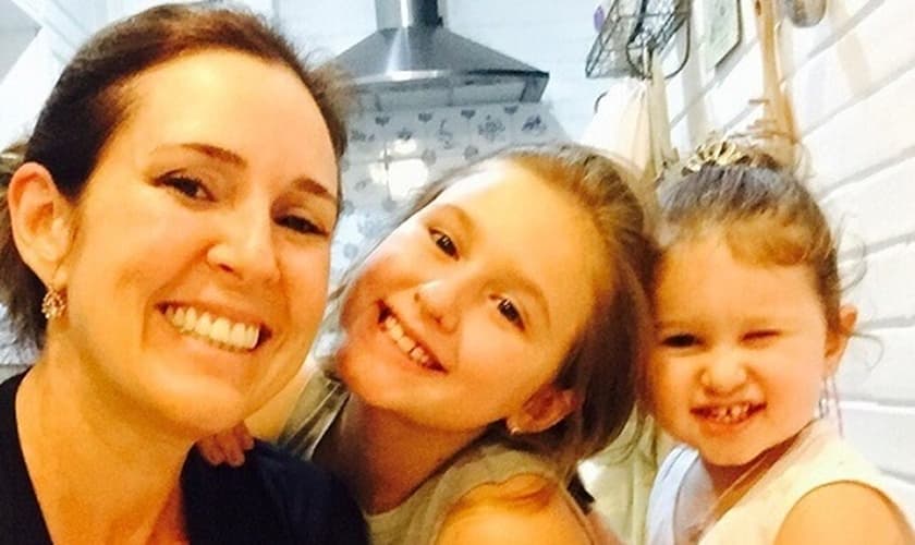 Renata Capucci e as filhas