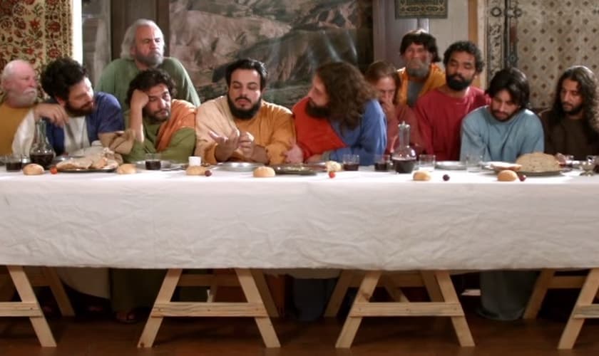 Porta dos Fundos satiriza a Última Ceia, realizada por Jesus Cristo, com seus discípulos.