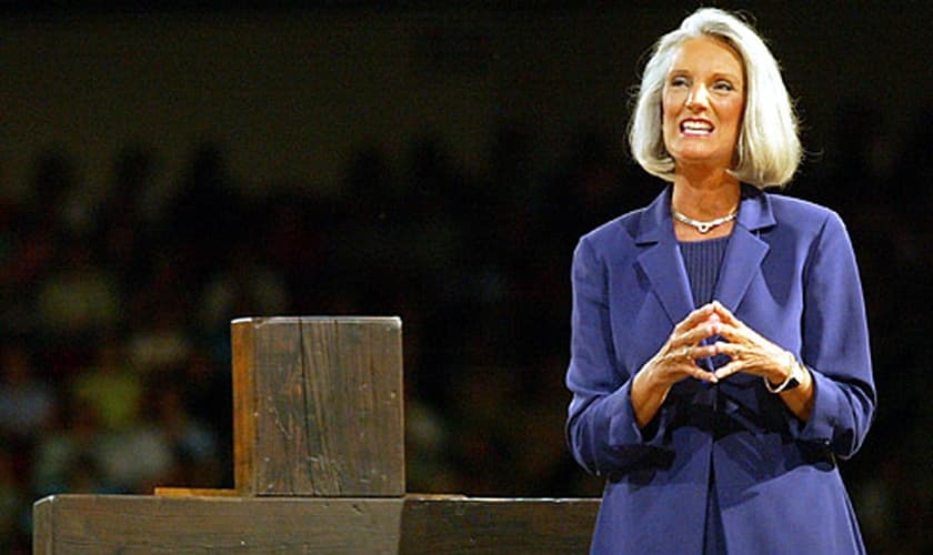 Anne Graham Lotz é filha do grande evangelista Billly Graham e tem seguido o ministério do pai, pregando em igrejas e também como escritora, com 11 livros publicados.