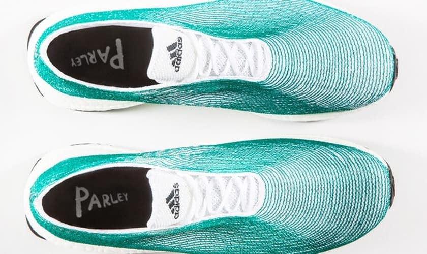 Tênis Adidas com linhas de pesca