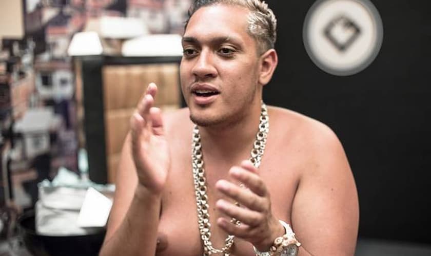 Para a surpresa de muitos, o funkeiro MC Bin Laden Para a surpresa de muitos, o funkeiro MC Bin Laden, conhecido pelo hit “Tá Tranquilo, Tá Favorável”, revelou que é evangélico. (Foto: Guilherme Prado/Nexo)