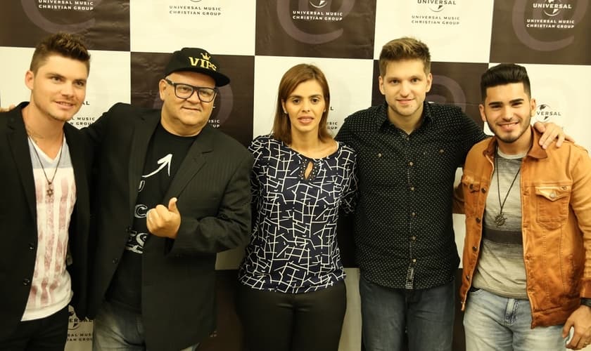 ara abrir o evento, foi transmitido um vídeo apresentando o single de cada um dos novos contratados. (Foto: UMCG).