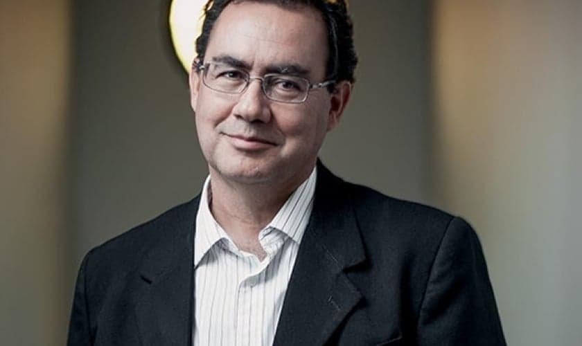 O médico, psiquiatra e escritor Augusto Cury deixou de ser ateu ao estudar sobre as características de Cristo. (Foto: Patrícia Zaidan)