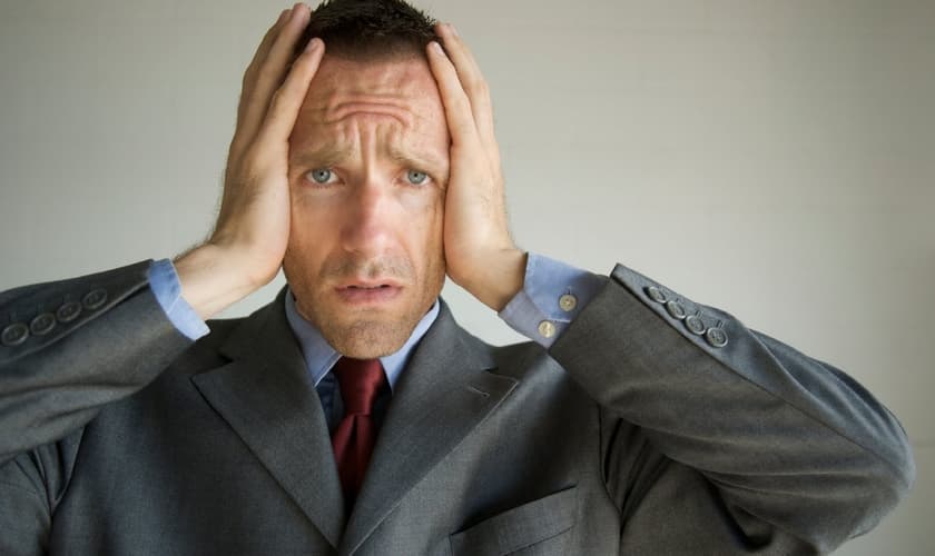 Homem desesperado. (Imagem: Getty)