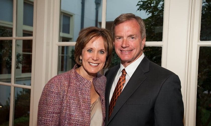 Edd e Nina Hendee, o casal de proprietários da churrascaria “Taste of Texas”. (Foto: Reprodução)