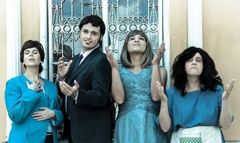 A peça Porno Gospel satiriza "reportagens" que envolvem evangélicos em suas pautas. (Foto: Band News)