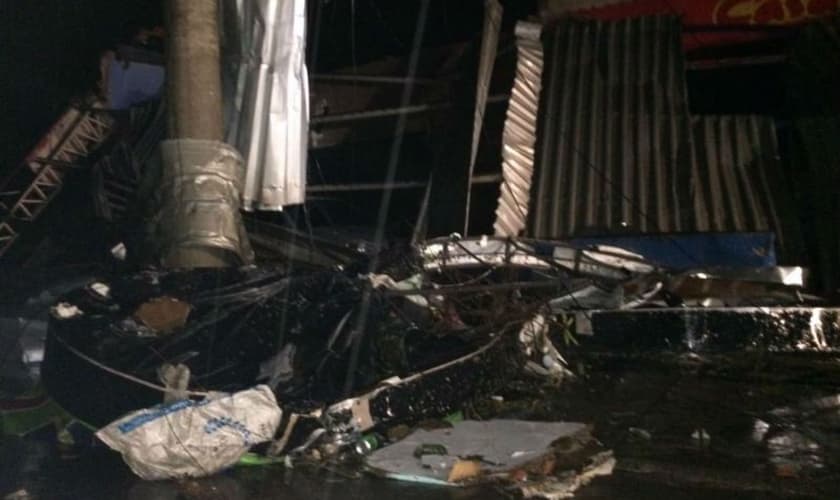 Ventos arrancaram telhados em Jarinu, na região de Jundiaí, em SP. (Foto: Rafael Fachim/TV TEM)