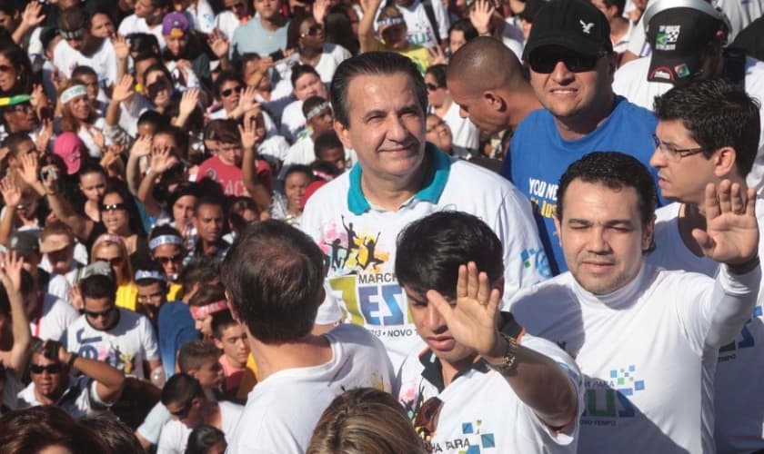 Pastor Silas Malafaia e Marcos Feliciano durante a Marcha Para Jesus, em 2013. (Foto: Rogério Cassimiro/UOL)
