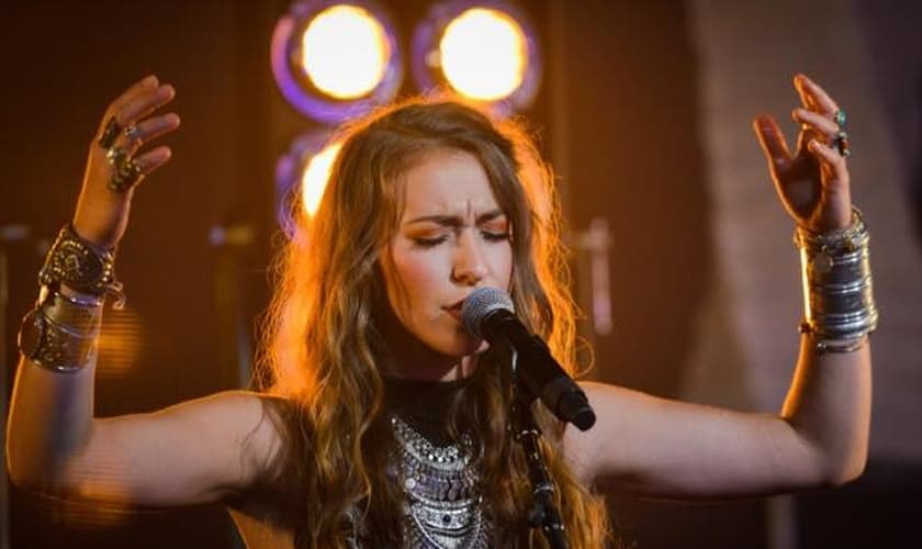 Lauren Daigle recebeu tanto o prêmio de “Artista do Ano” como também de “Artista Feminina do Ano”. (Foto: K-LOVE).