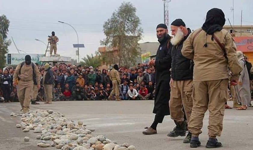 Não existem expectativas de mudanças nas leis que impõem o islã e bloqueiam a liberdade religiosa. (Foto: Reprodução).