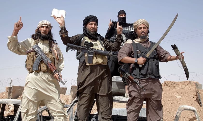 Atualmente, o Estado Islâmico é um dos grupos que mais têm aterrorizado cristãos no Oriente Médio. Seus crimes de guerra já foram reconhecidos como genocídio. (Foto: Newscom)