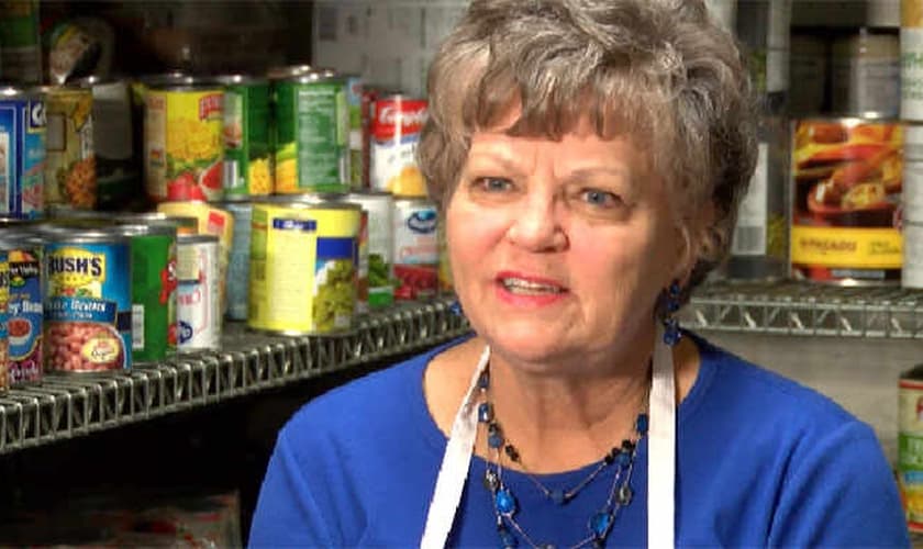 Sheila está determinada a ajudar a levantar fundos para a reforma da cozinha. (Foto: Reprodução).