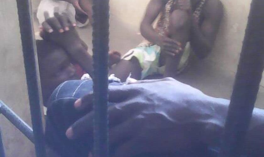 Os ladrões foram detidos pela polícia de Jalingo, capital do estado de Taraba, na Nigéria. (Foto: Reprodução/Facebook)