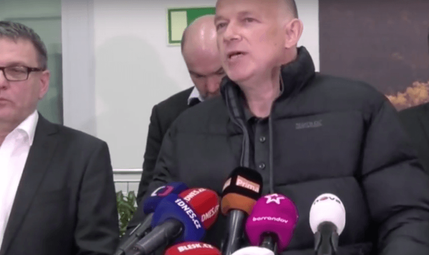 A prisão desses homens é a mais recente de uma longa história de prisão de cristãos no Sudão. (Foto: Reprodução).