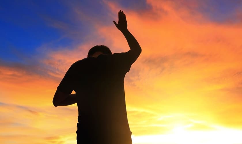 Oração. (Foto: Revista Ei)