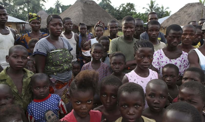 A organização está pedindo centenas de Bíblias para atender a fome espiritual dos novos cristãos. (Foto: Reuters).