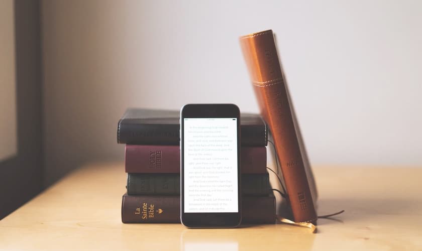 Mais de 1,5 milhão de Bíblias foram distribuídas a brasileiros nas versões digitais. (Foto: Reprodução)