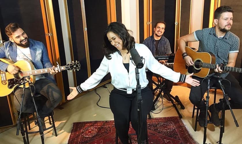 Ana reafirma seu anseio por alcançar vidas para Deus através da música e do talento que Deus à entregou. (Foto: Divulgação).