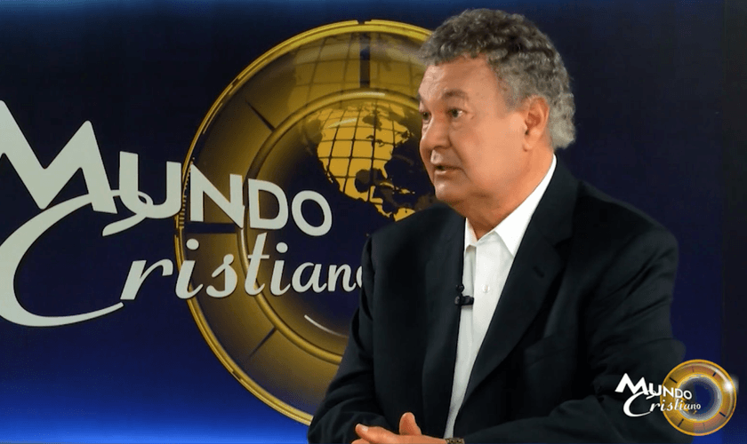 Durante um período de rebelião, os evangelistas David Wilkerson e Nicky Cruz influenciaram muito a vida de Víctor. (Foto: Reprodução).