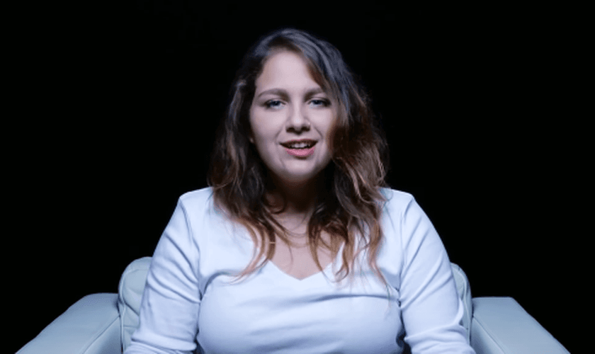 Daniella encontrou amor e aceitação em Jesus Cristo. (Foto: Reprodução)