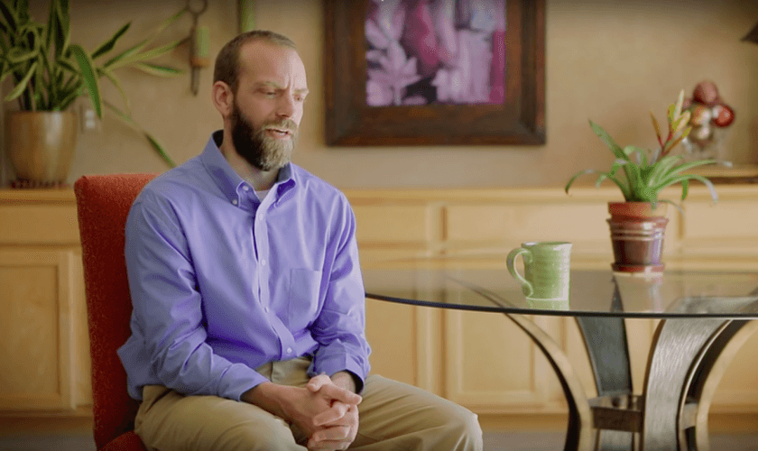 Blaine Adamson contou que preferiu obedecer a Deus. (Foto: Reprodução/YouTube).